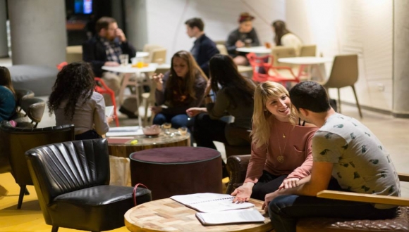 האוניברסיטה המשודרת במפלט האוניברסיטה המשודרת במפלט